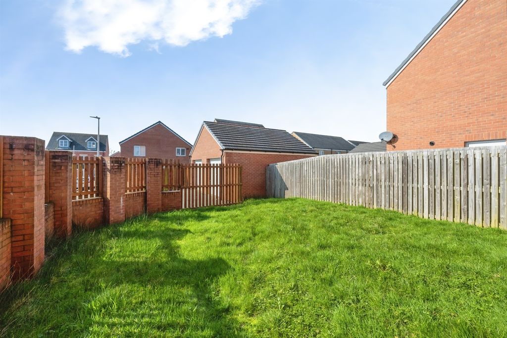 Property photo 3 of 20