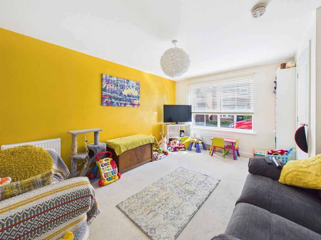 Property photo 3 of 11
