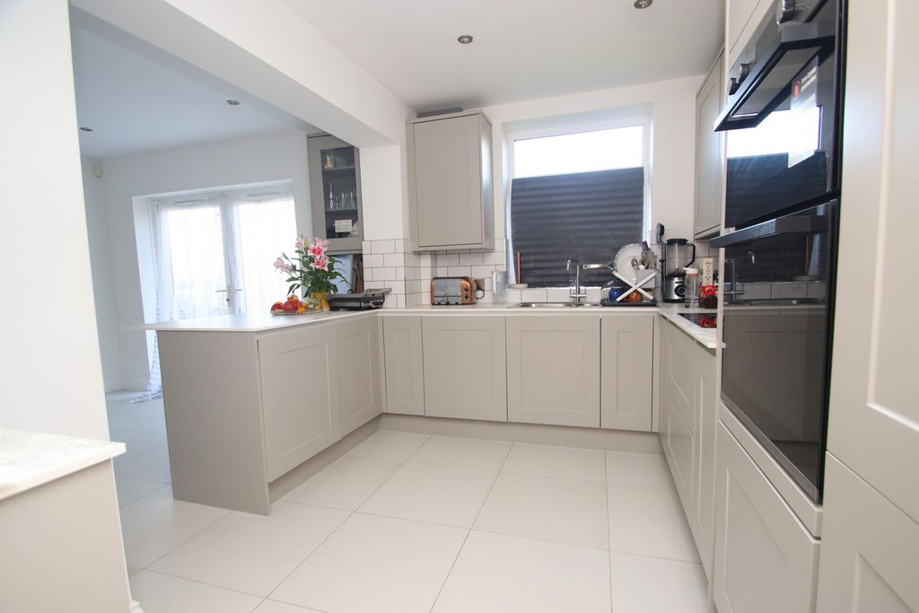 Property photo 2 of 25 Photo 8