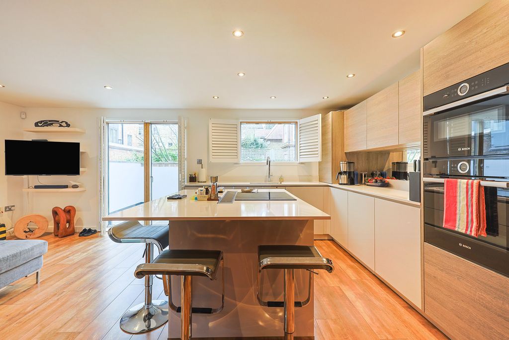 Property photo 3 of 14 Kitchen