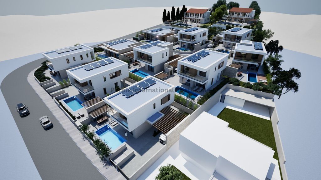 Property photo 2 of 21