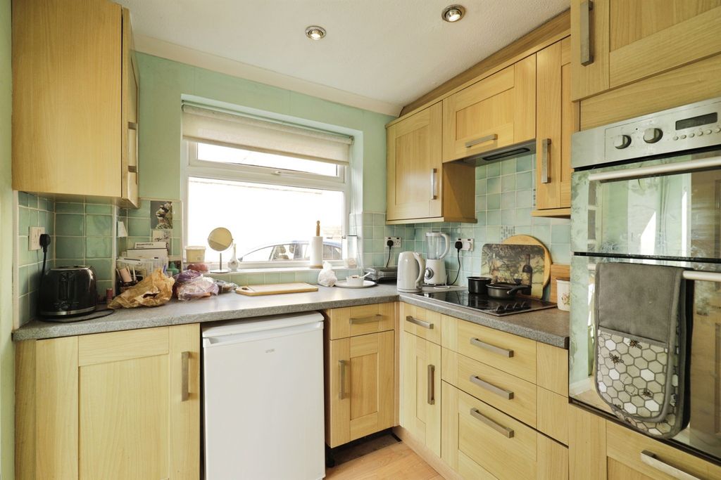 Property photo 3 of 17