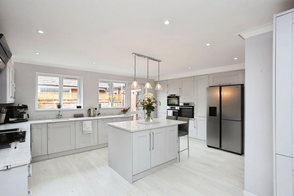 Property photo 2 of 23 Pbox-Img.Jpg