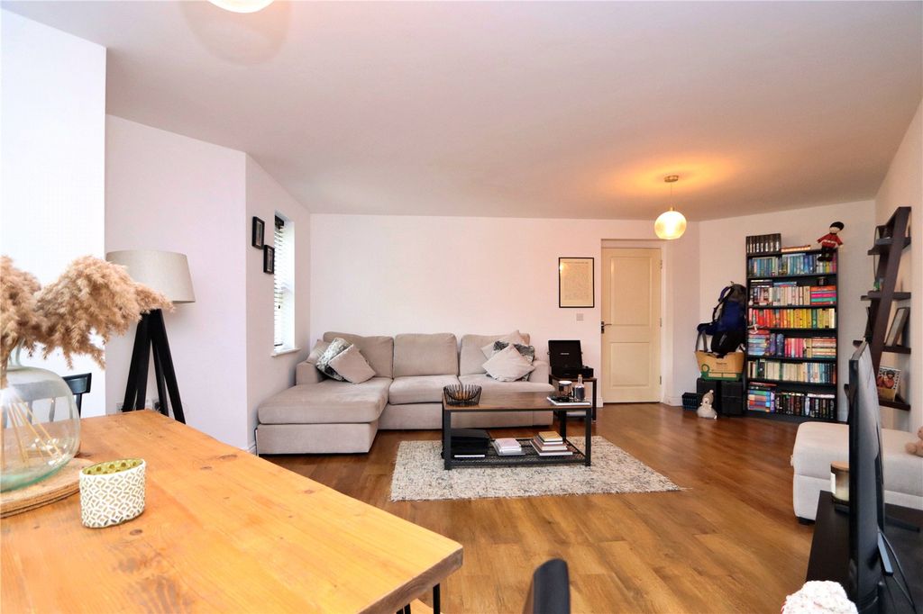 Property photo 3 of 17 Picture No. 13