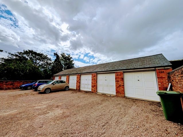 Property photo 1 of 2