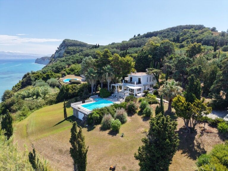 Property photo 3 of 39