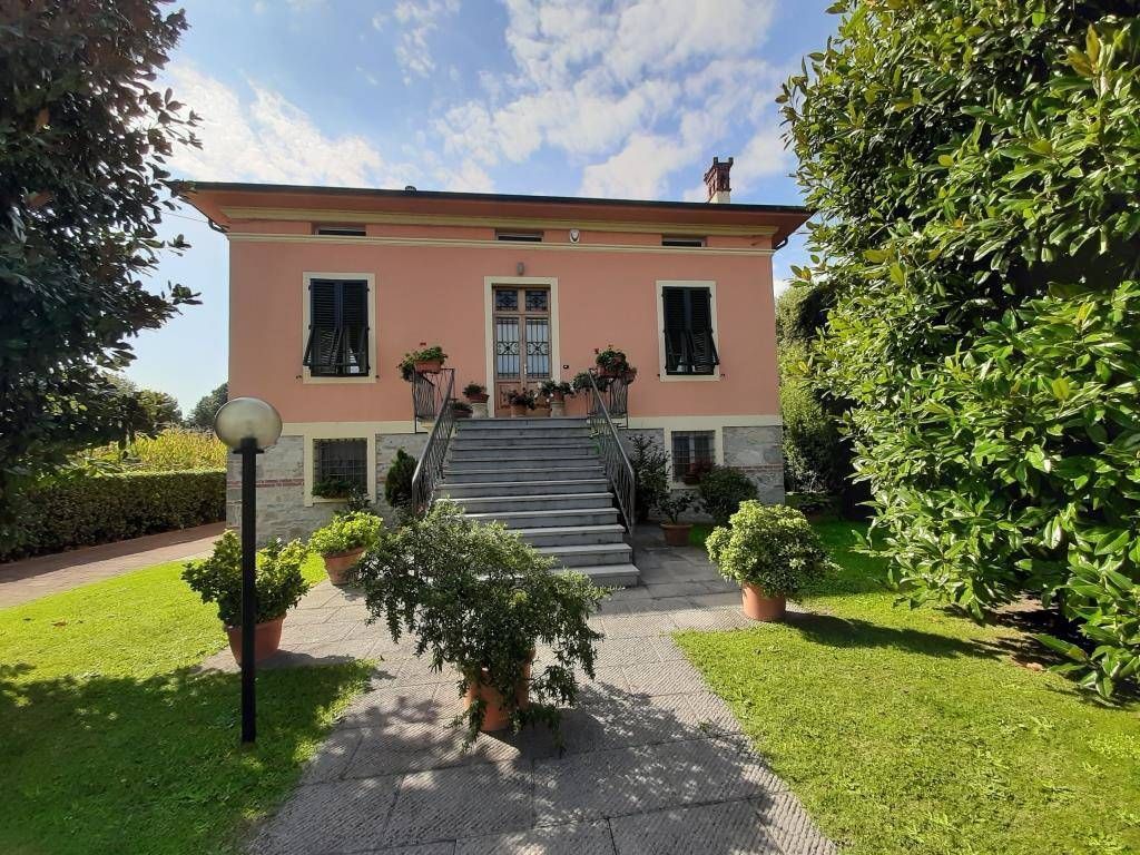 Property photo 1 of 30