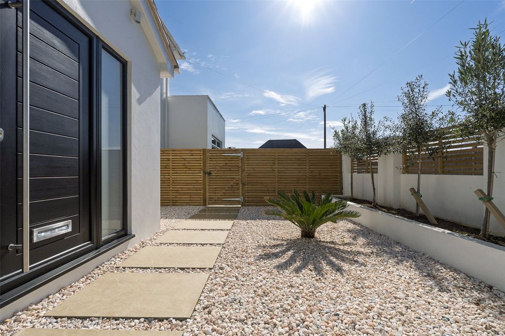 Property photo 2 of 42 Picture No. 55