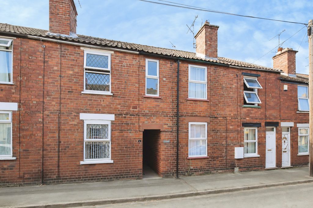 Property photo 1 of 11