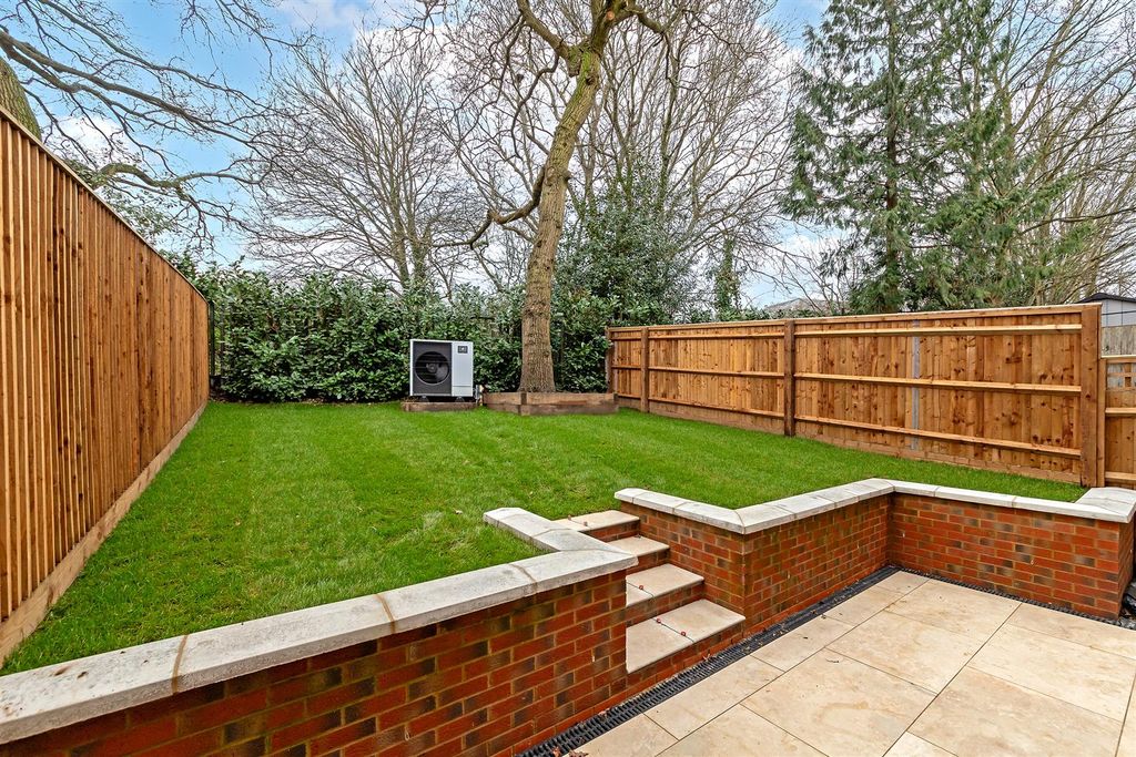 Property photo 3 of 25 2Theoaks-70.Jpg
