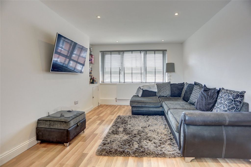 Property photo 2 of 8 Por230068_02