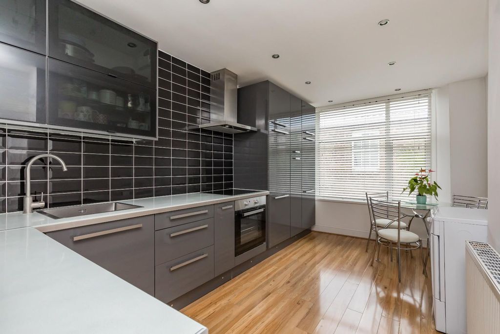 Property photo 3 of 8 Coleridge Street Fff_Kitchen.Jpg