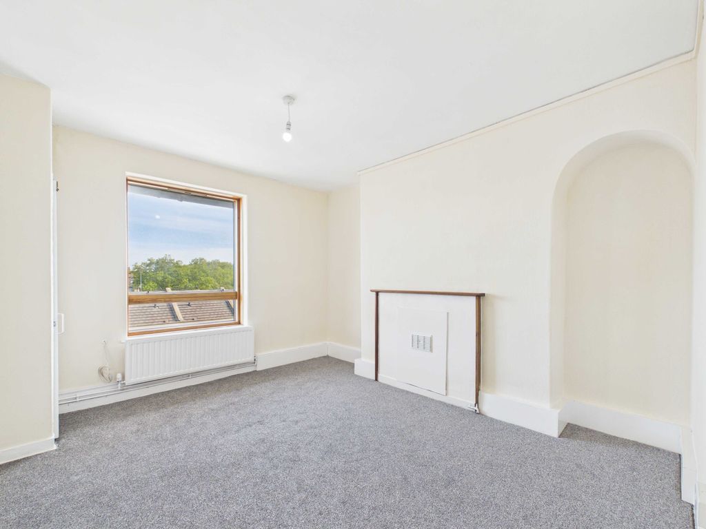 Property photo 1 of 6 Cam03741G0-Pr0210-Still001