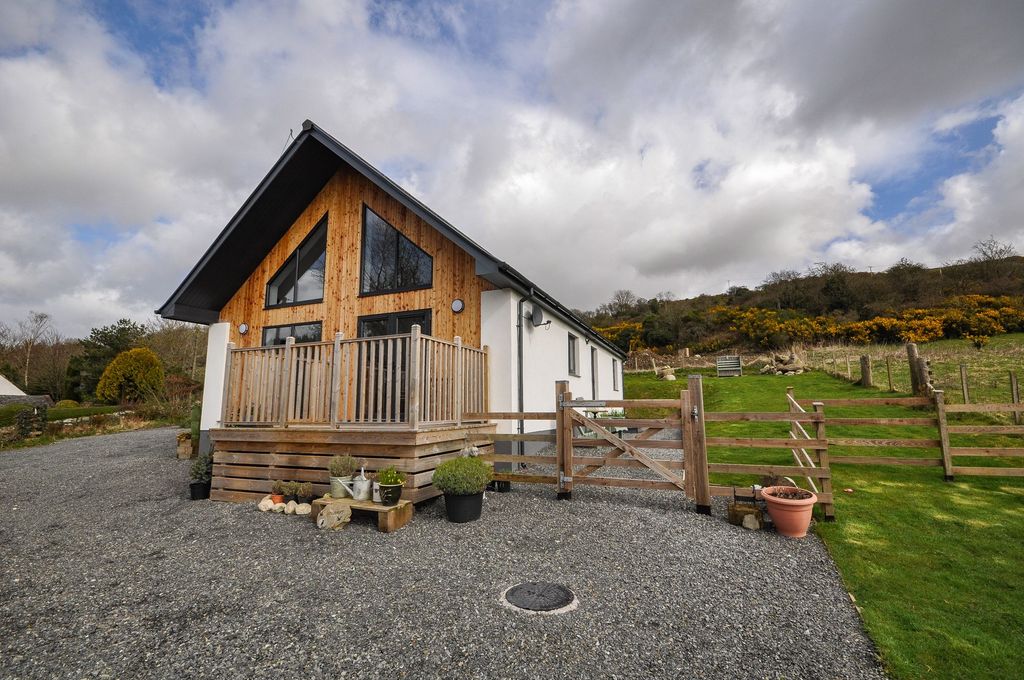 Property photo 3 of 37