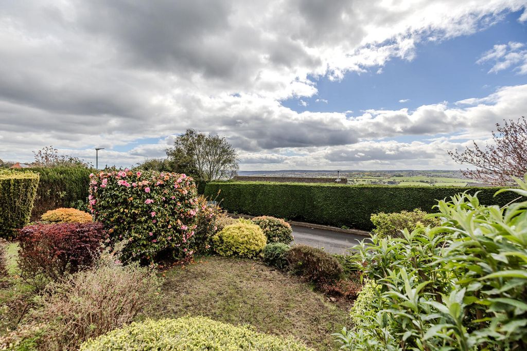 Property photo 2 of 29 Front (Exterior)