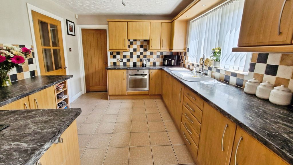 Property photo 2 of 24 299F01d9-20250602_133207