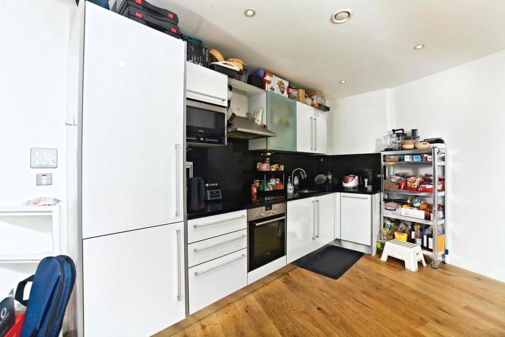 Property photo 3 of 7 Pbox-Img.Jpg