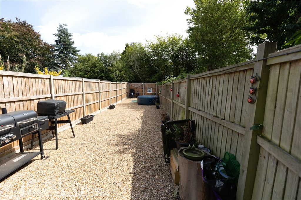 Property photo 2 of 20 Picture No. 03