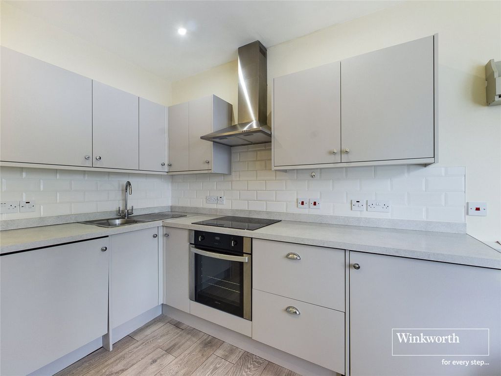 Property photo 2 of 6 Picture No. 12