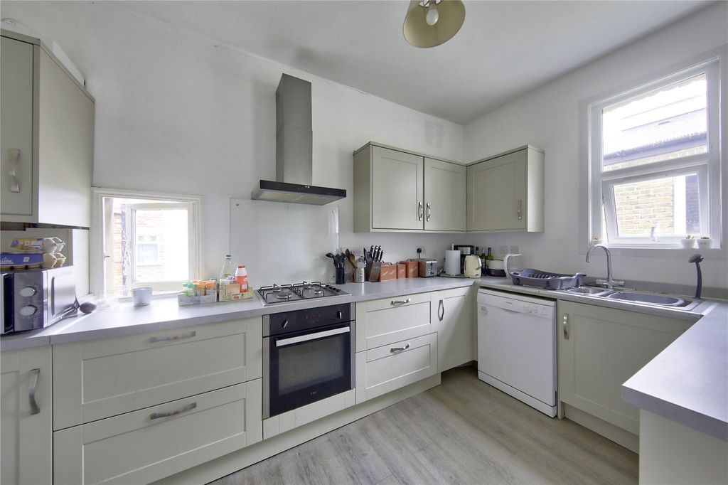 Property photo 2 of 11 Picture No. 20