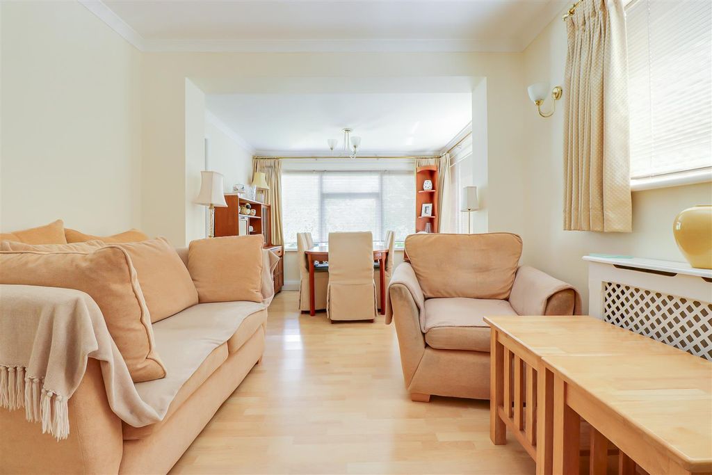 Property photo 3 of 19