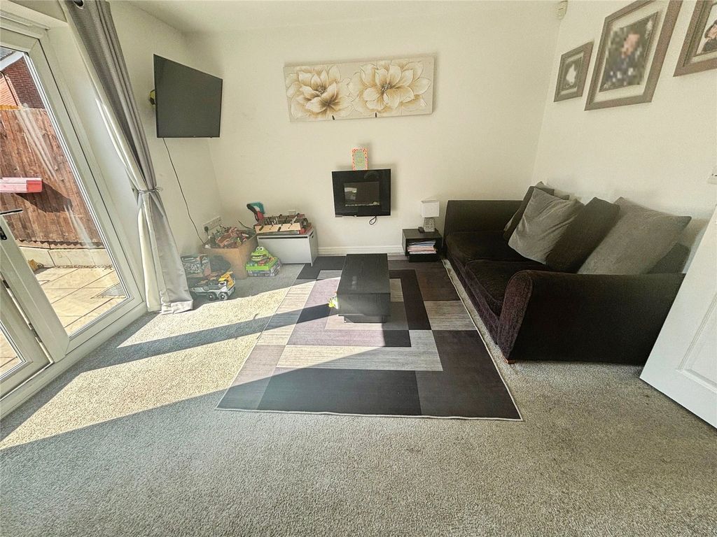 Property photo 2 of 8 Living Room