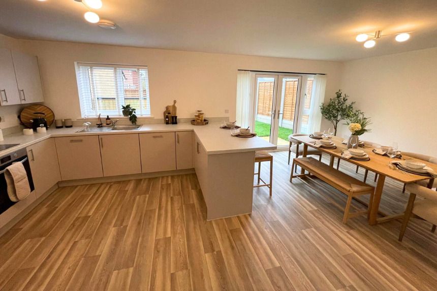 Property photo 2 of 8 6