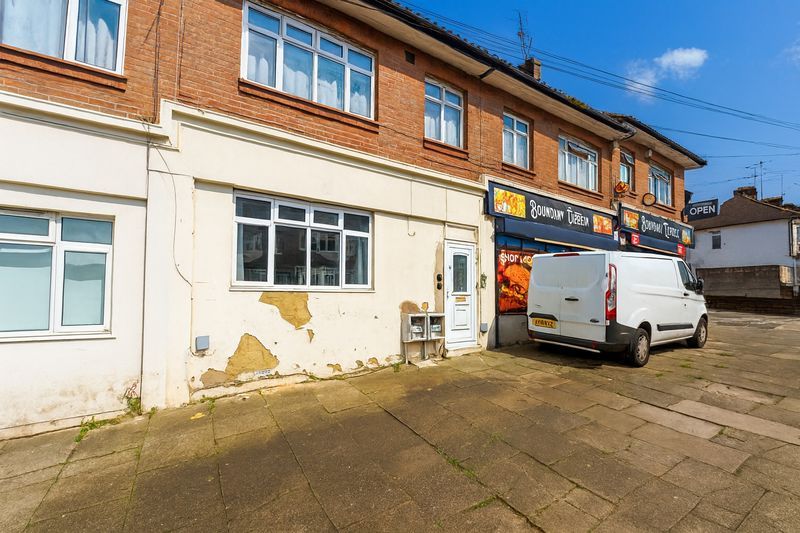 Property photo 1 of 6 Photo 4