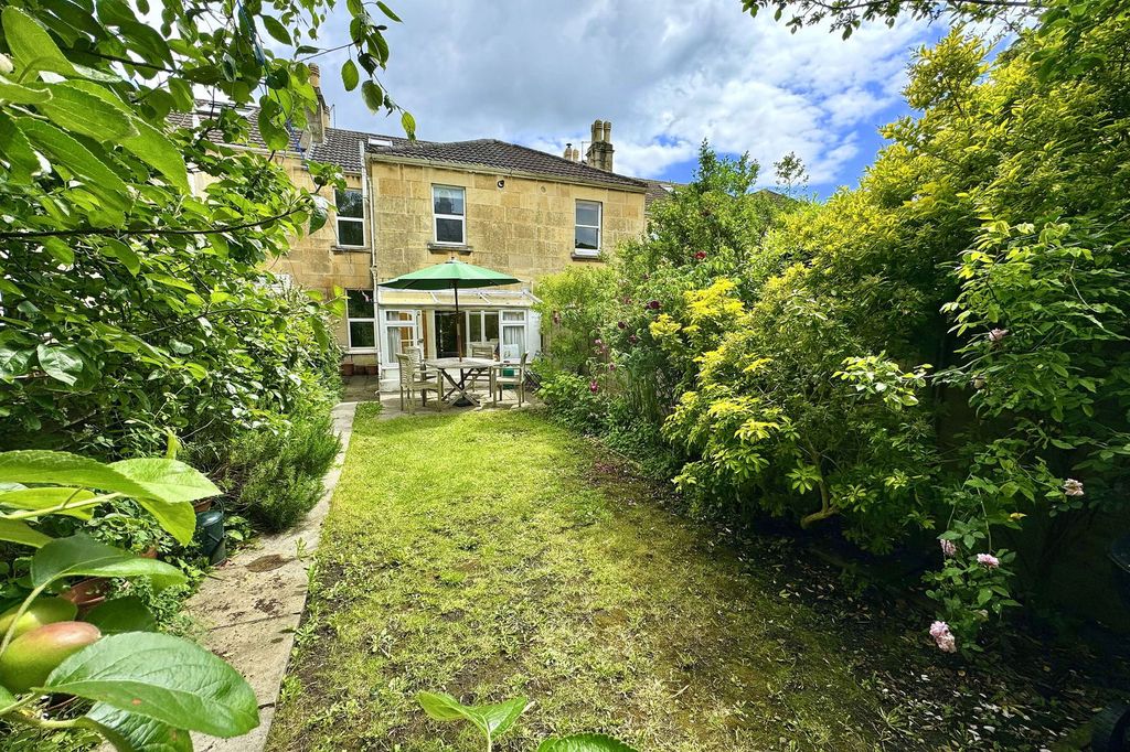 Property photo 3 of 18