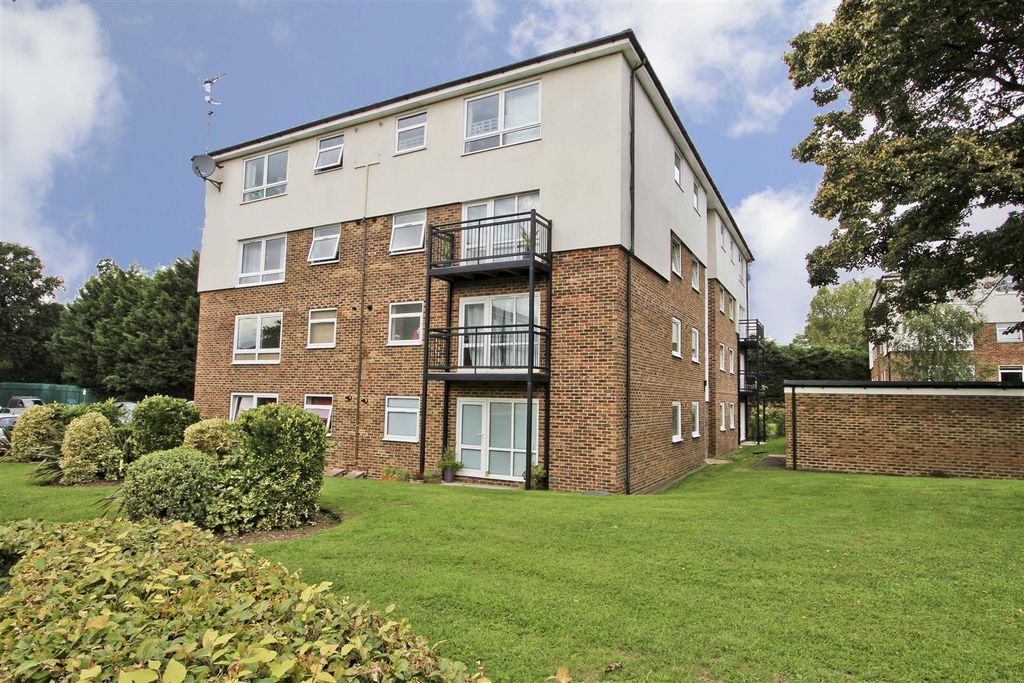 Property photo 1 of 10 External