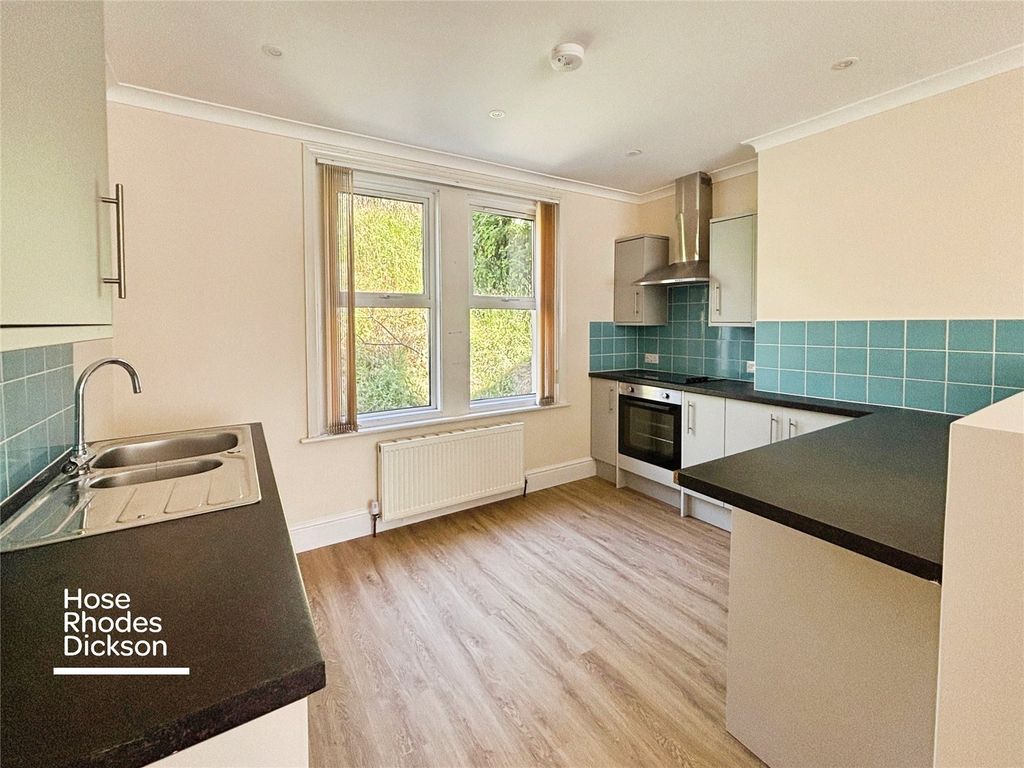 Property photo 2 of 12 Picture No. 15