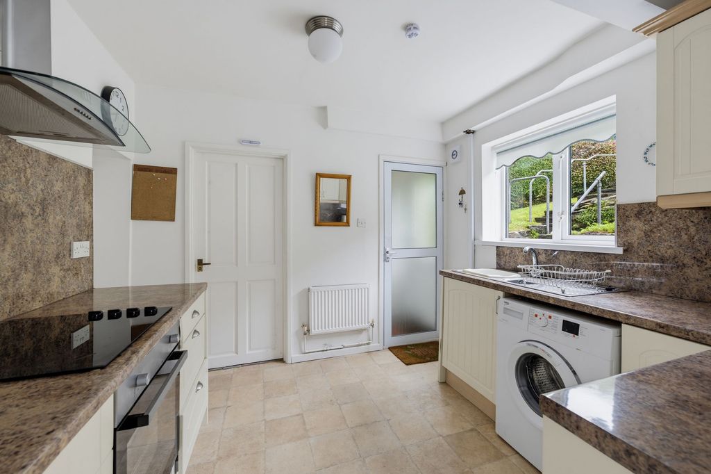 Property photo 2 of 48