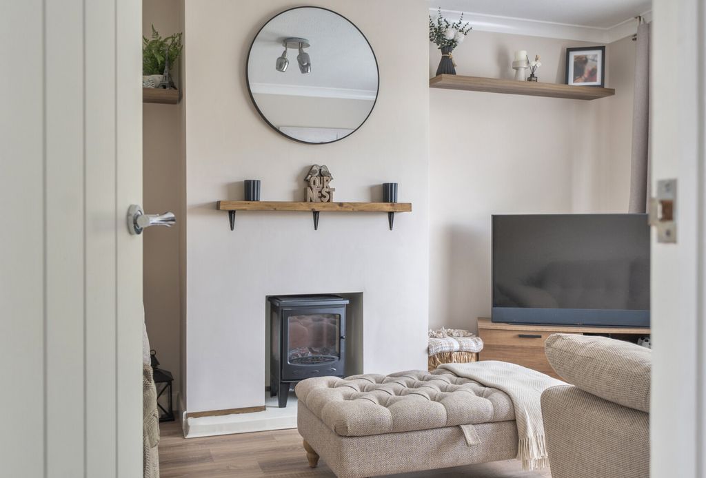 Property photo 3 of 17 1447266-13-69E7B1...