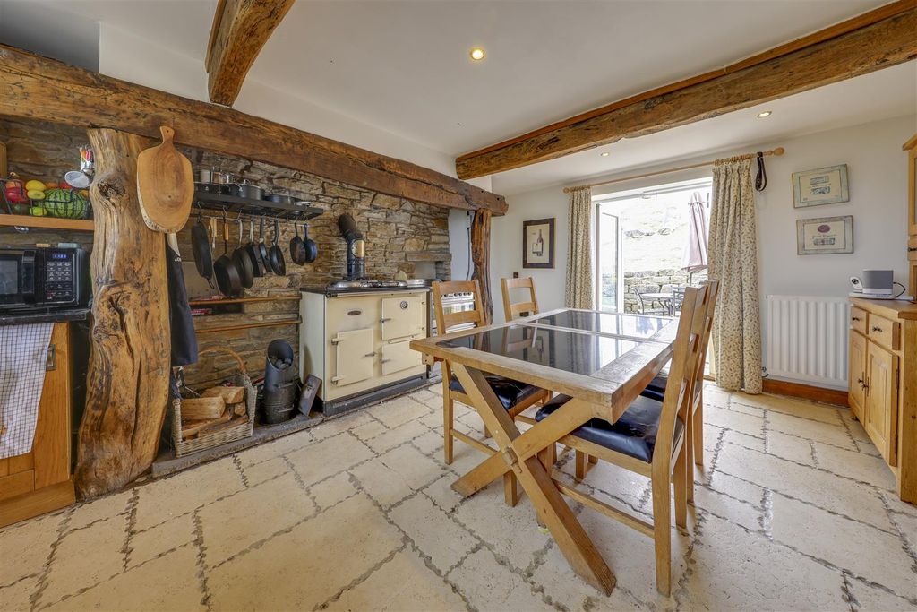 Property photo 2 of 47 Kitchen / Dining