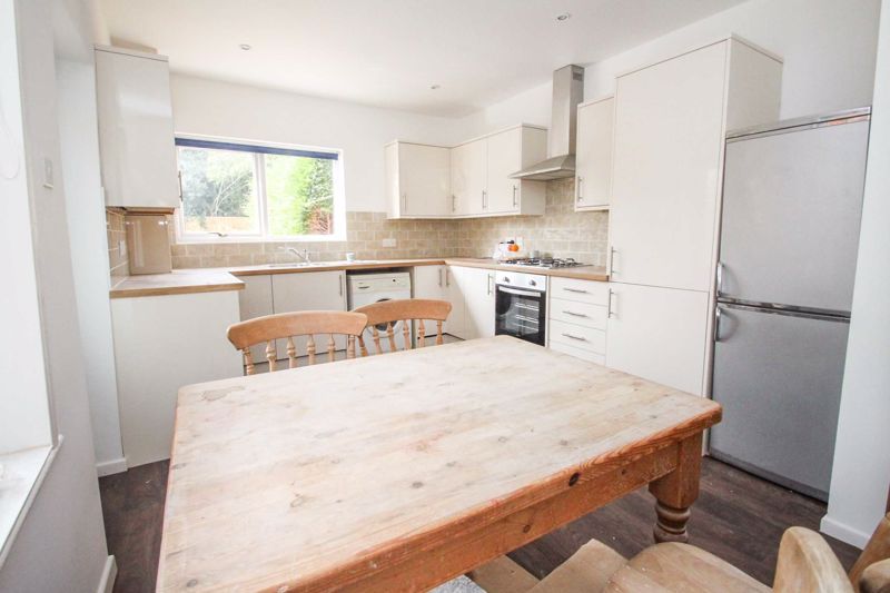 Property photo 3 of 9 Photo 13