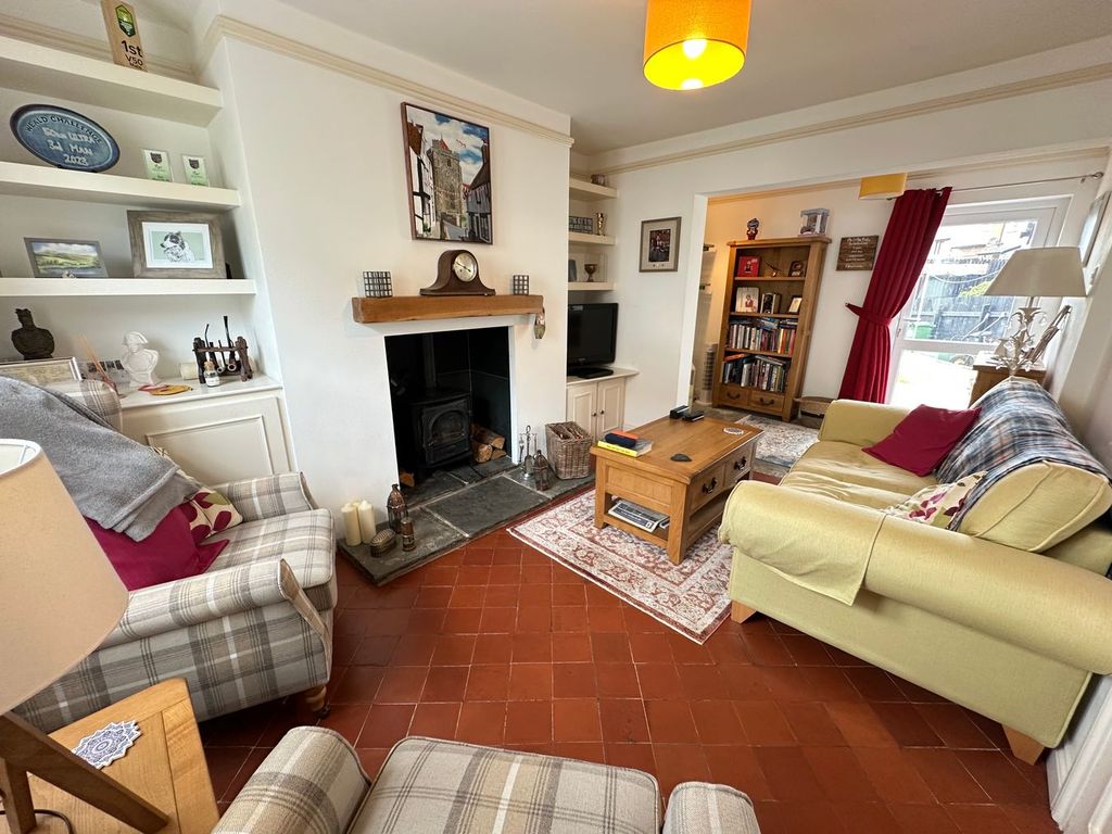 Property photo 2 of 17