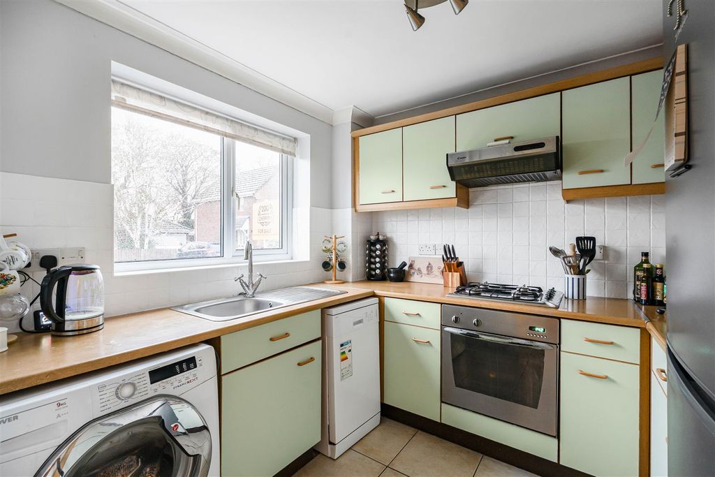 Property photo 3 of 22 11_66215.Jpg