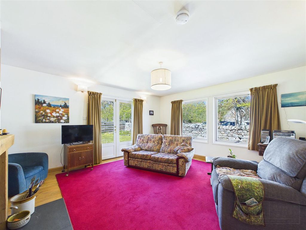 Property photo 3 of 24 Sitting Room