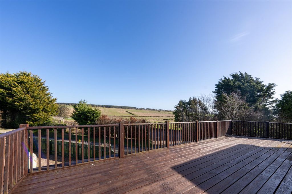 Property photo 3 of 22 Hawthorn_Dean_New-10.Jpg