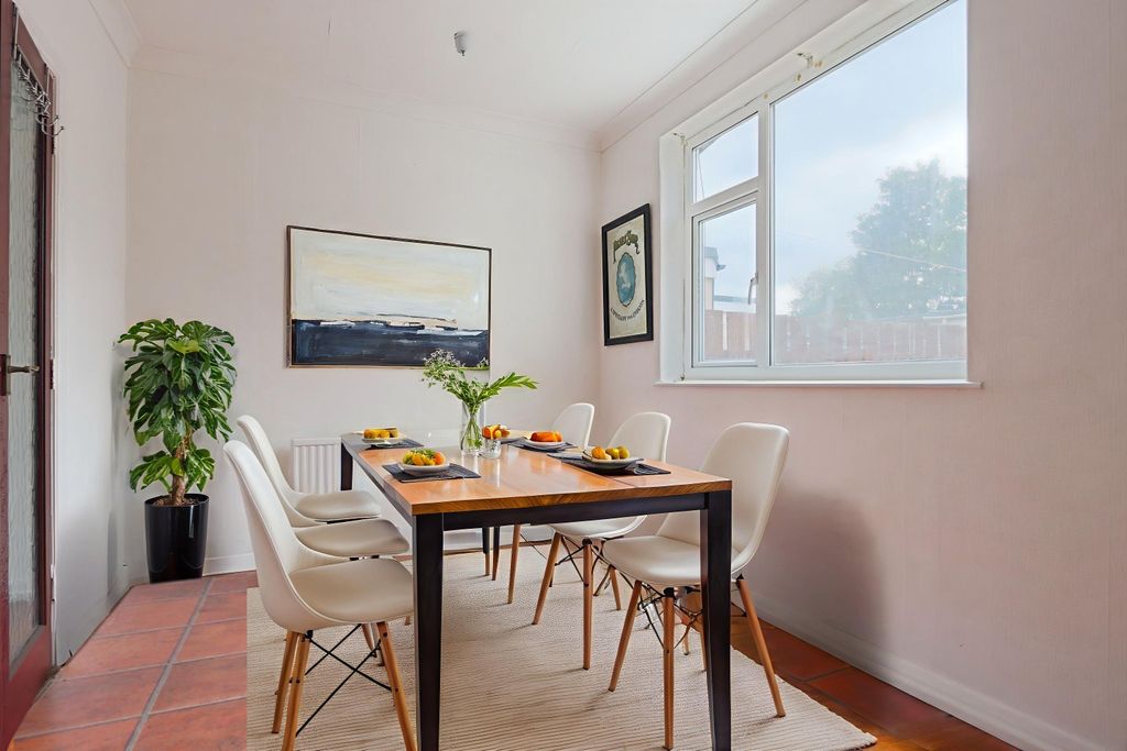 Property photo 3 of 11 4129046