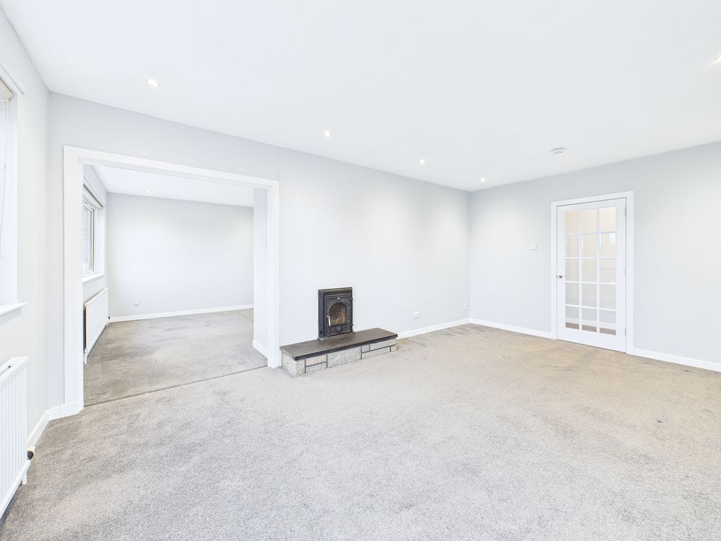 Property photo 2 of 25