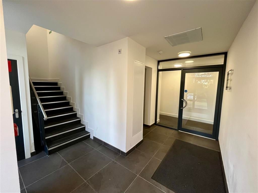 Property photo 2 of 9 Image