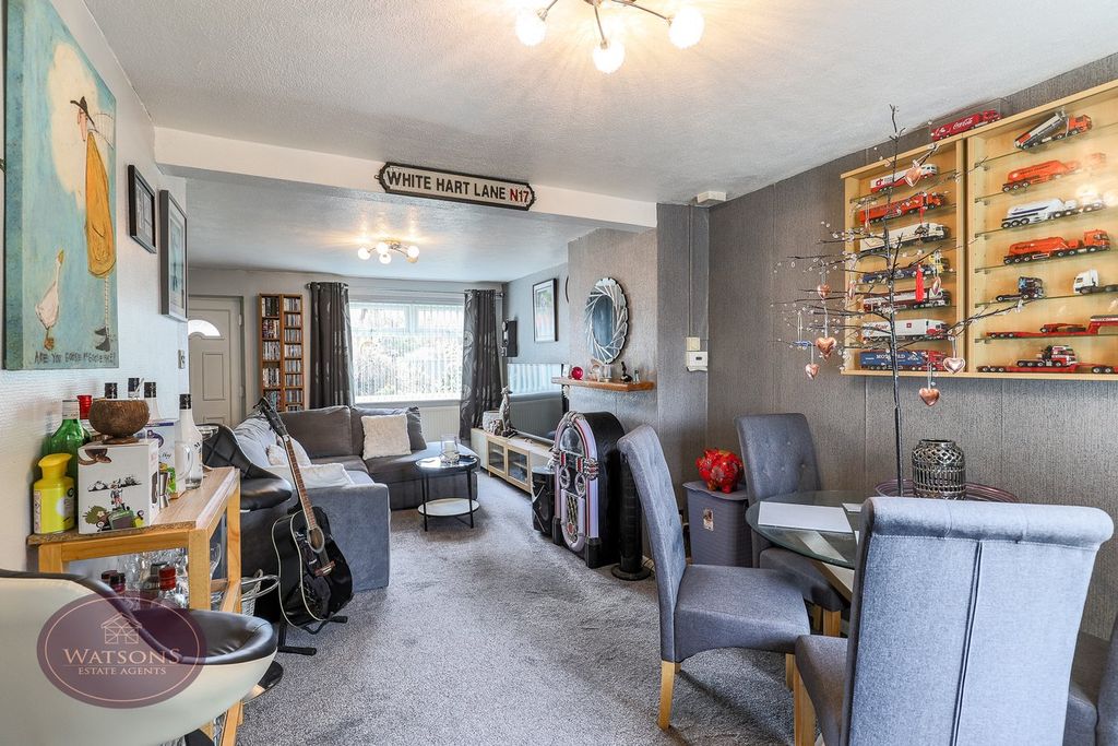 Property photo 2 of 22