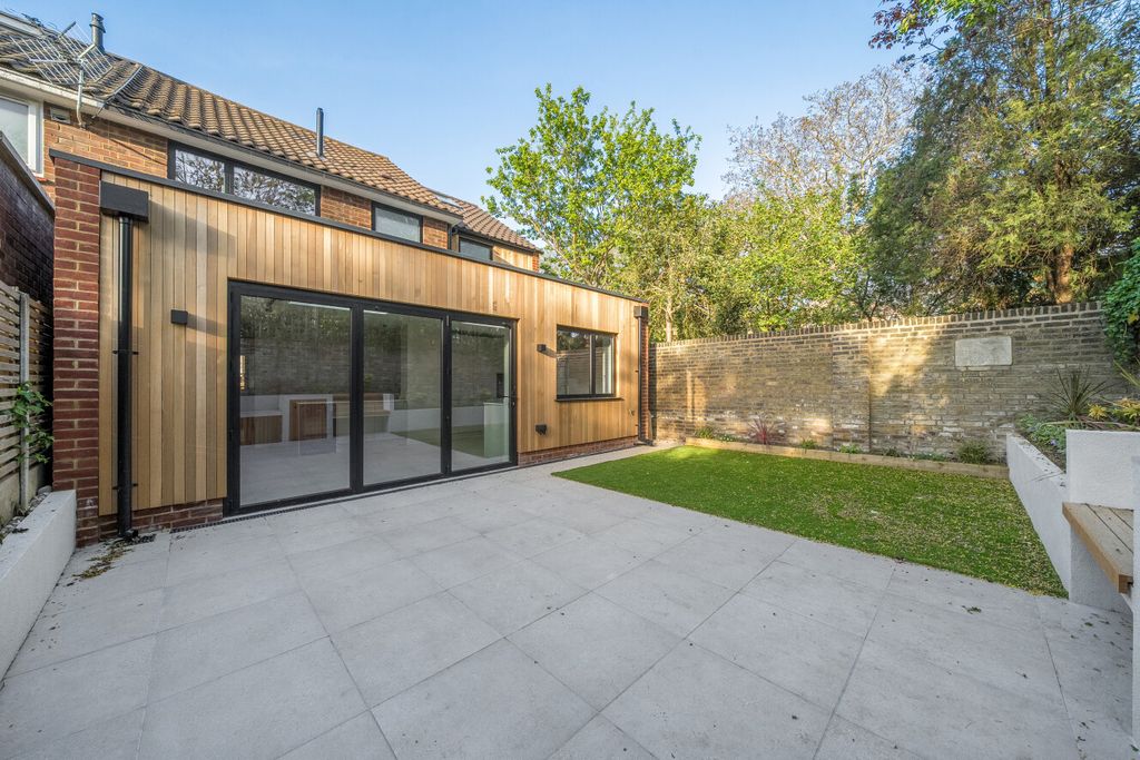 Property photo 1 of 17 1448309-4-69E903E...