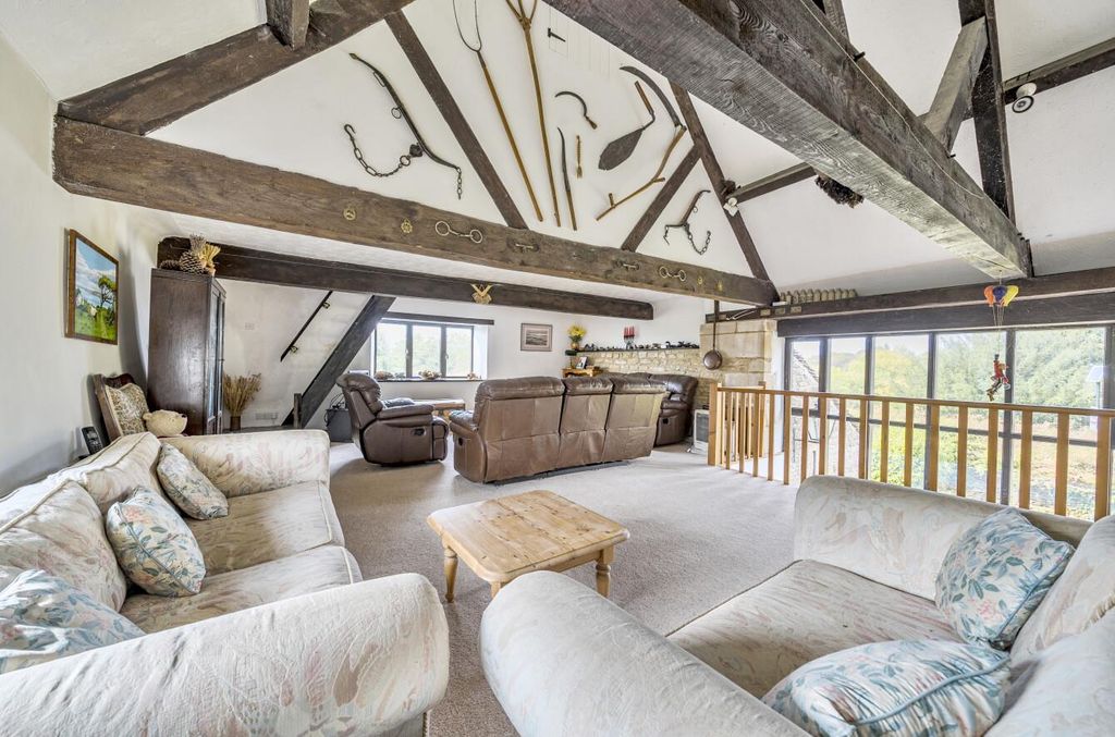 Property photo 3 of 21 1359653-2-68Deb8A754377.Jpg