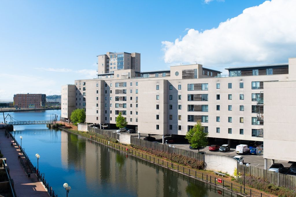 Property photo 2 of 19