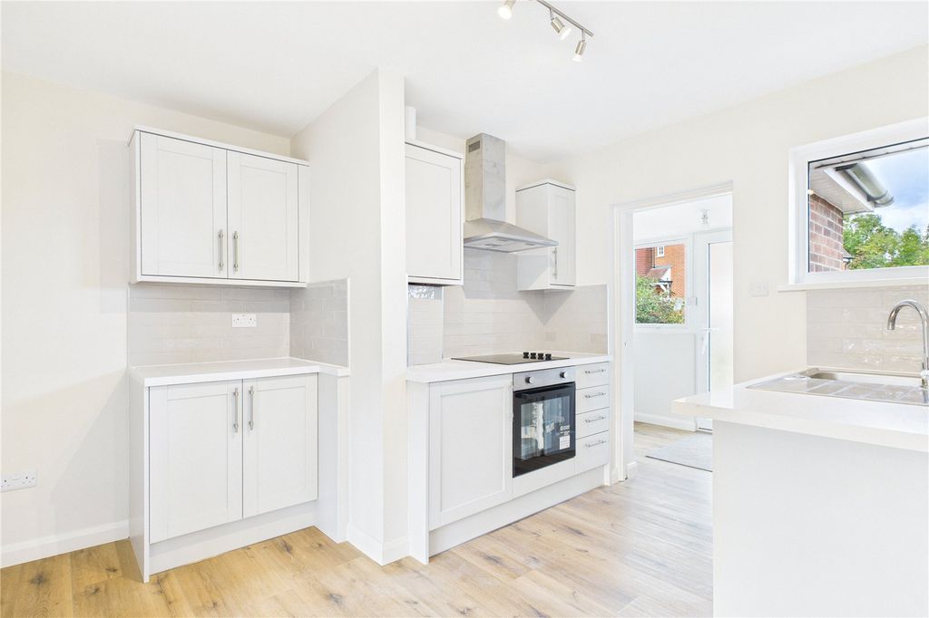 Property photo 2 of 19 Kitchen