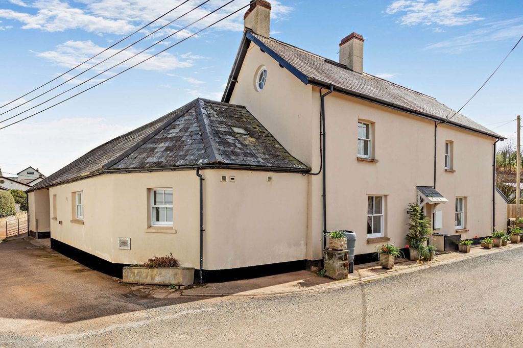 Property photo 1 of 20 Bridge House