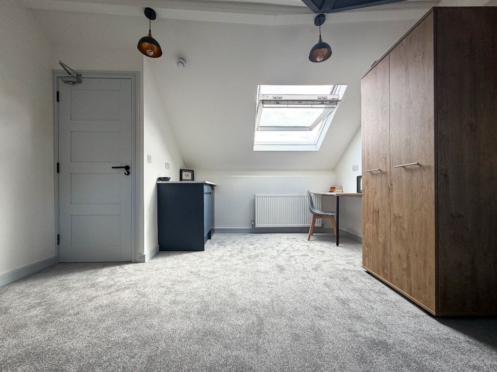 Property photo 2 of 12 5251682