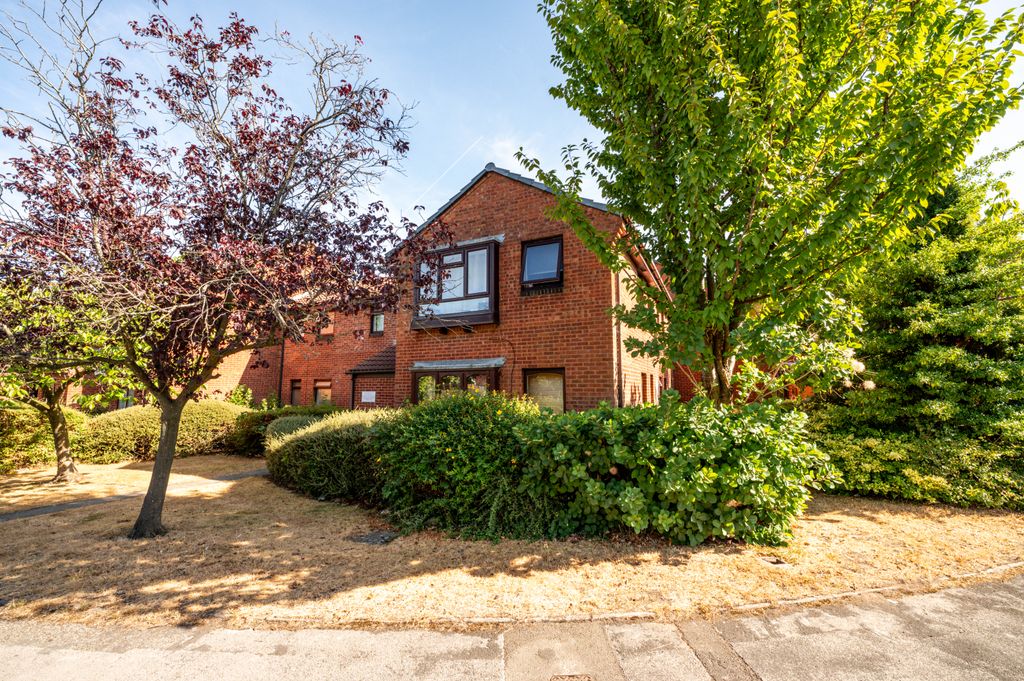 Property photo 1 of 10 03